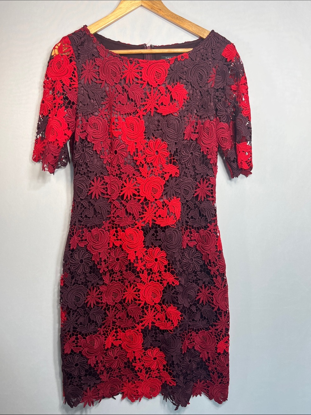Tahari by Arthur S Levine Red and Burgundy Lace Sheath Dress size 6